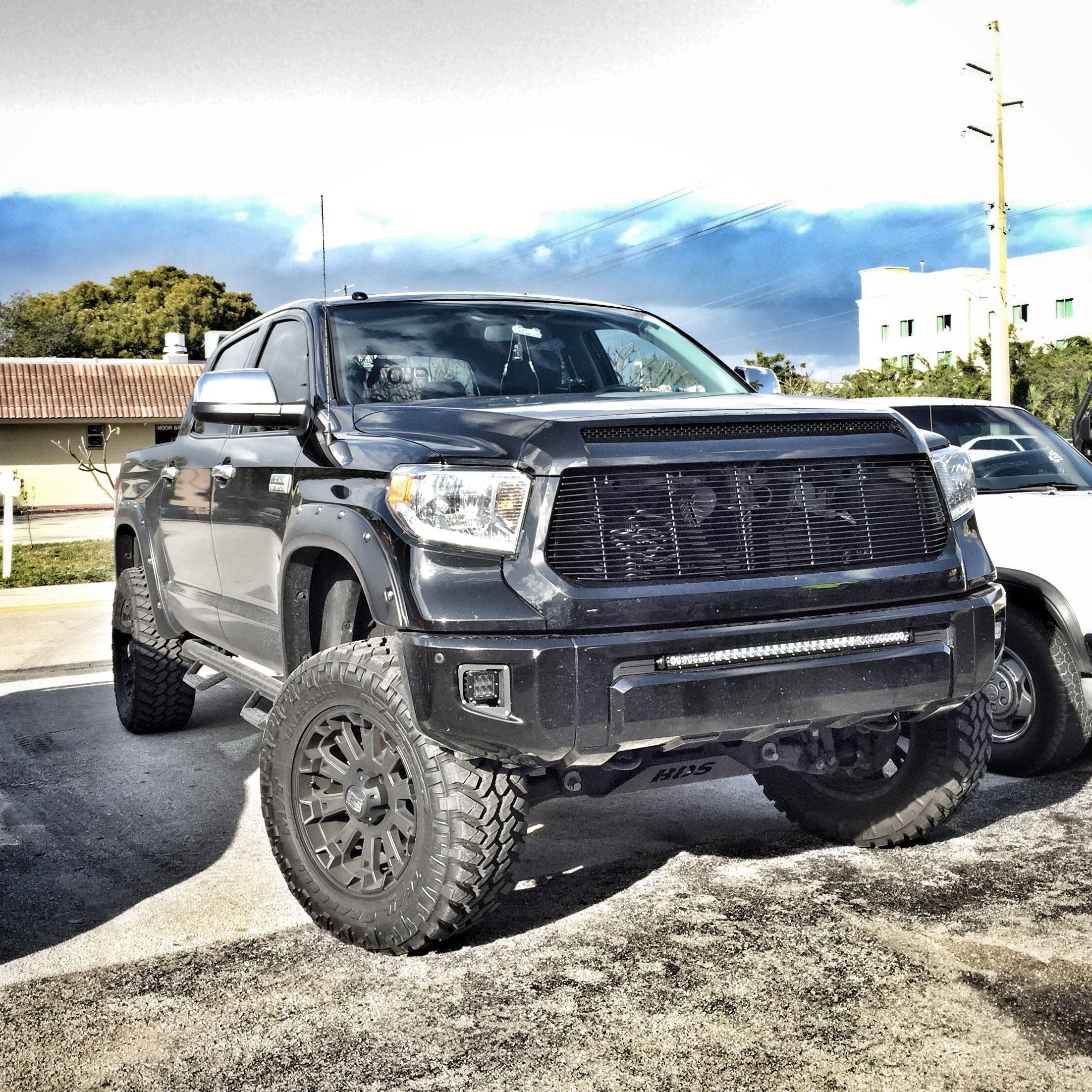 2013 Toyota Tundra With 7 Bds Suspension Lift Lifted Trucks